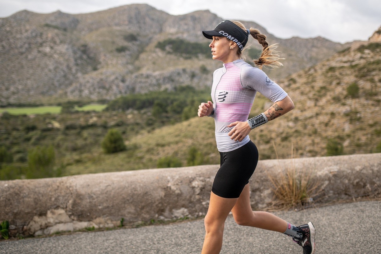 RUN UNDER CONTROL SHORT - dámské